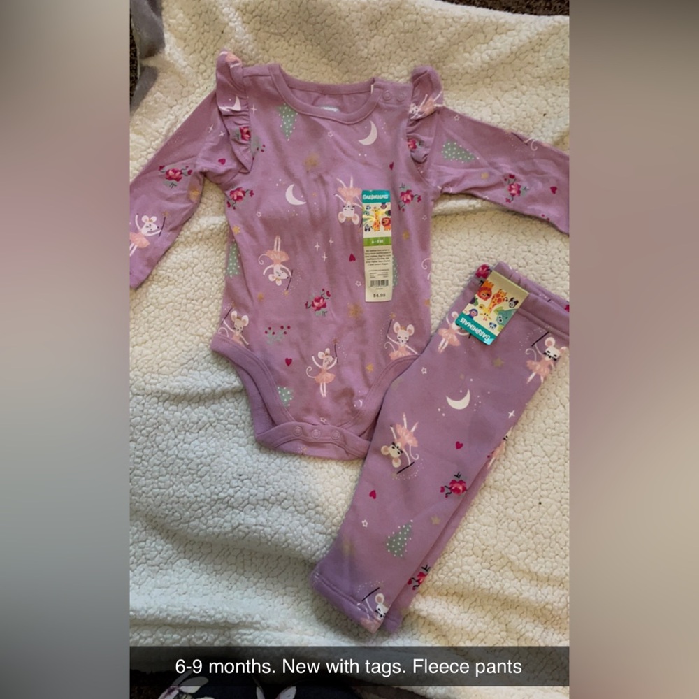 Garanimals 6-9 month girls long sleeve onesie with matching fleece pants